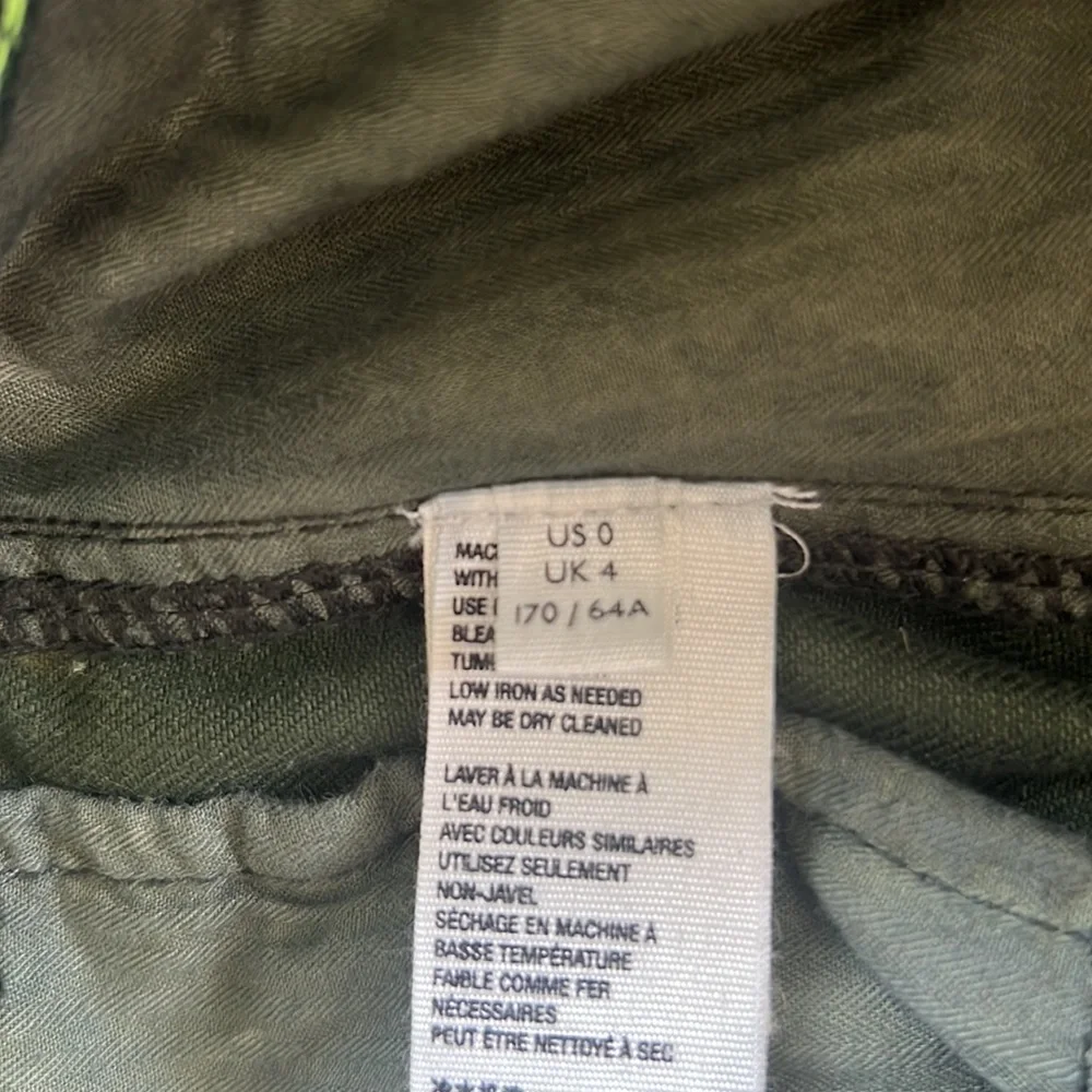 ✨HP✨WE THE FREE / FREE PEOPLE Women's Commander Cutoff Camo Shorts Green…